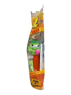 SEALED Green Apple Sourz PEZ Dispenser with Candy (Sealed, 2002 Retired)